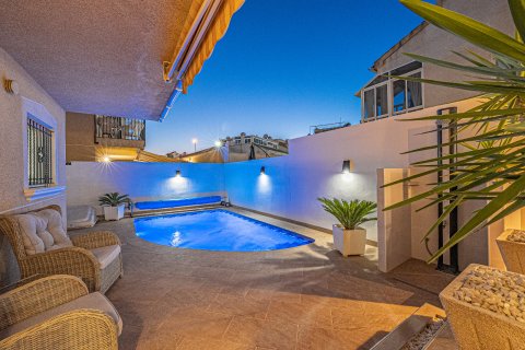 Villa till salu Alicante, Spanien 4 sovrum, 155 kvm. Nr. 126992 - foto 10