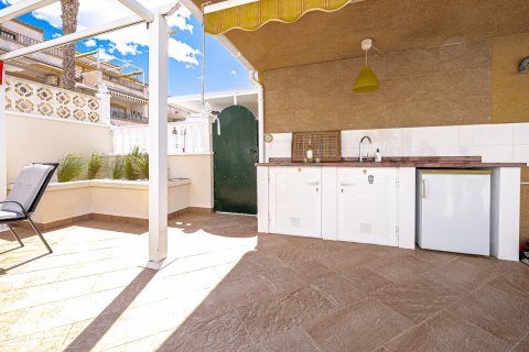 Villa till salu Alicante, Spanien 4 sovrum, 155 kvm. Nr. 126992 - foto 12