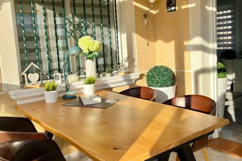 Villa till salu Alicante, Spanien 4 sovrum, 155 kvm. Nr. 126992 - foto 17
