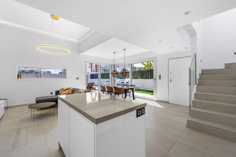 Villa for sale Guardamar del Segura, Alicante, Spain 3 bedrooms, 176 sq.m. No. 131644 - photo 15