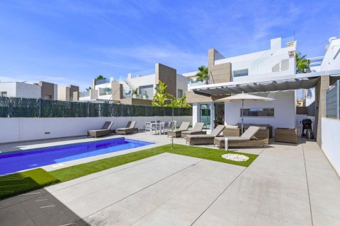 Villa for sale Guardamar del Segura, Alicante, Spain 3 bedrooms, 176 sq.m. No. 131644 - photo 3