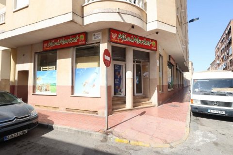 Commercial property à vendre Torrevieja, Alicante, Espagne, 452 m2 No. 128907 - photo 1