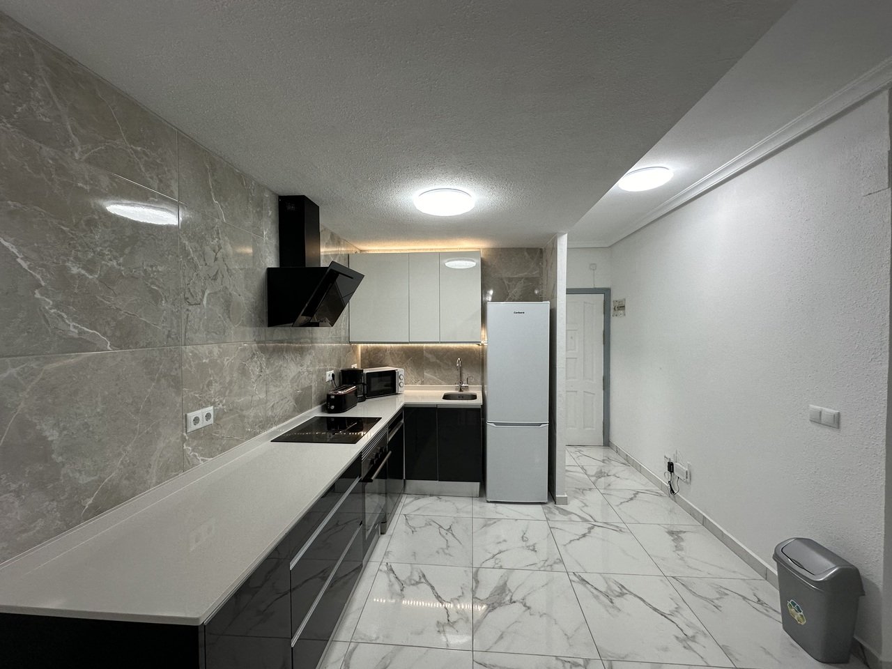 Apartamento en Torrevieja, Alicante, España 2 dormitorios, 82 m2 No. 124882