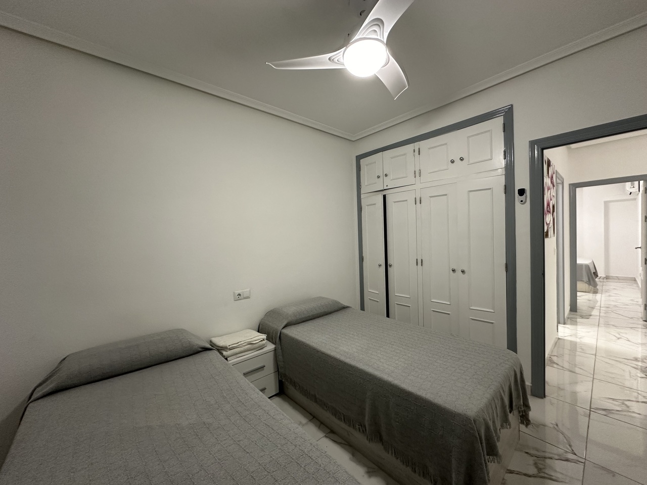 Apartamento en Torrevieja, Alicante, España 2 dormitorios, 82 m2 No. 124882