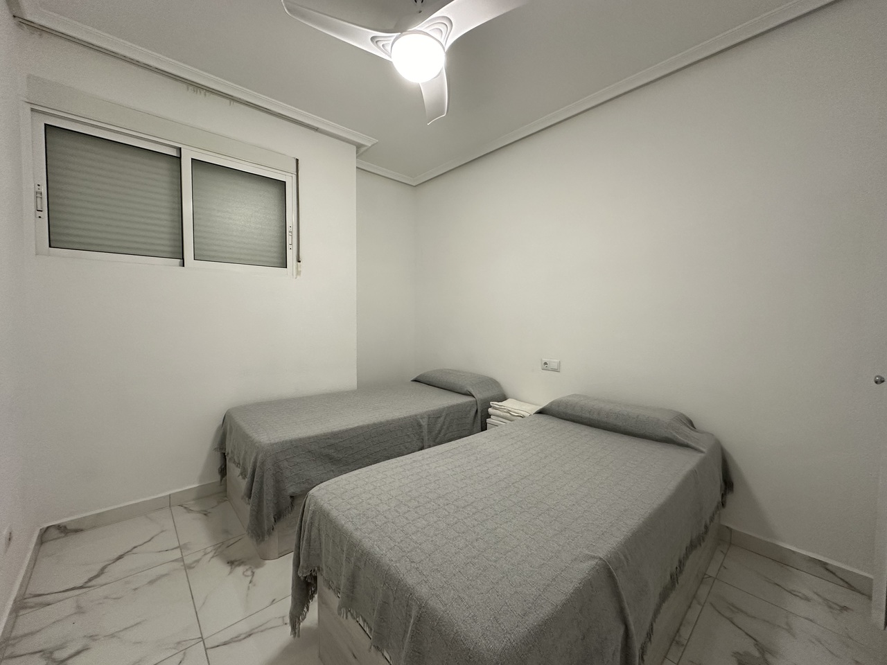 Apartamento en Torrevieja, Alicante, España 2 dormitorios, 82 m2 No. 124882