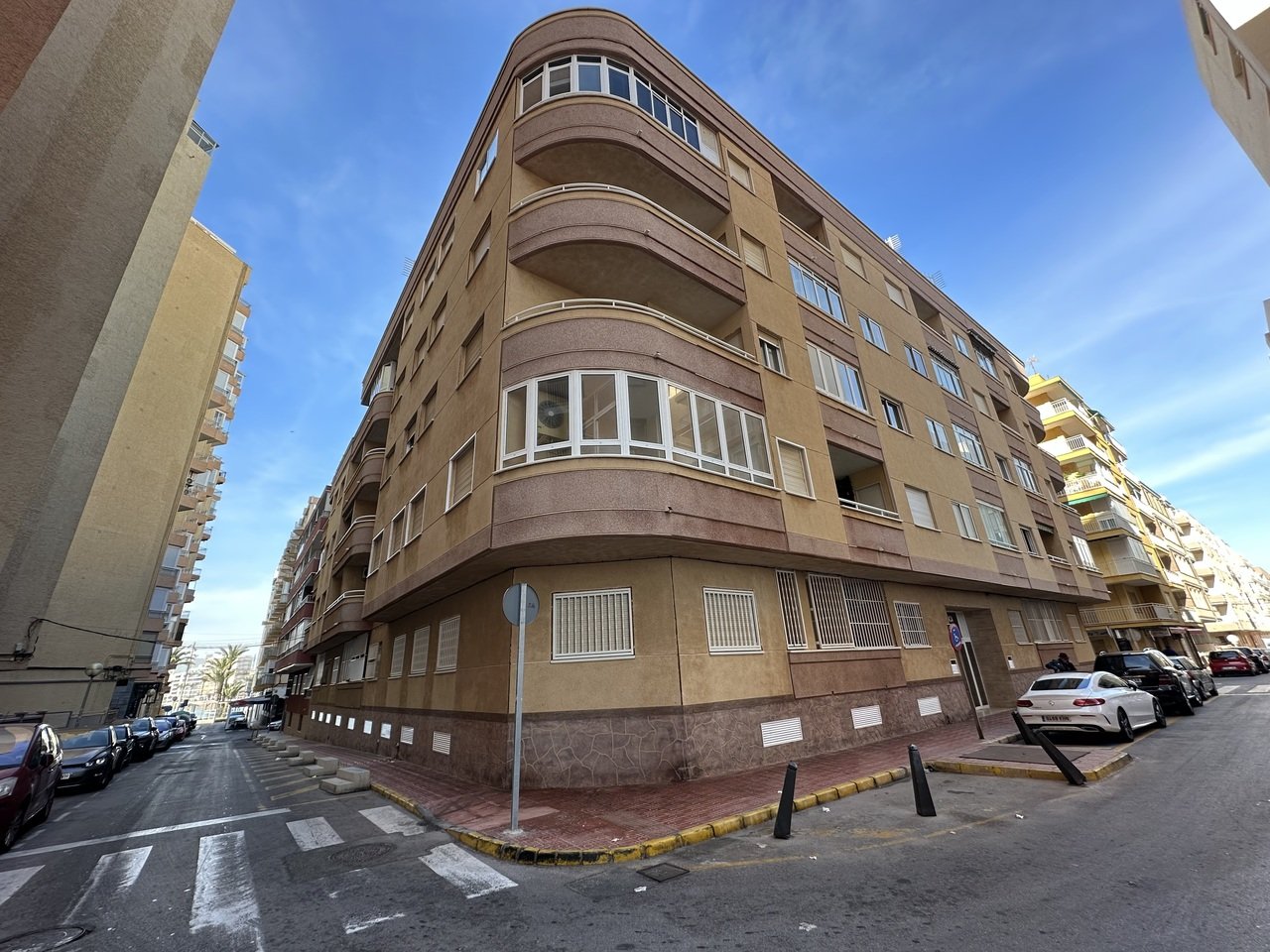 Apartamento en Torrevieja, Alicante, España 2 dormitorios, 82 m2 No. 124882