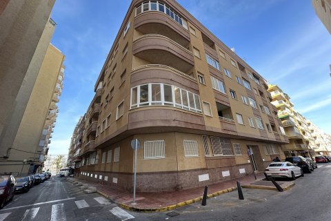 Apartment for sale Torrevieja, Alicante, Spain 2 bedrooms, 82 sq.m. No. 124882 - photo 2