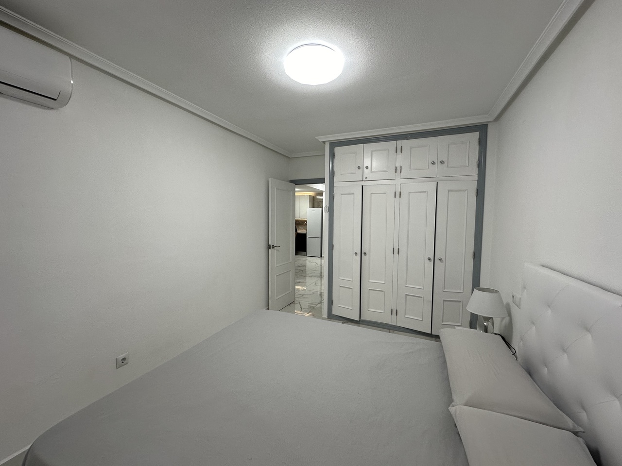 Apartamento en Torrevieja, Alicante, España 2 dormitorios, 82 m2 No. 124882