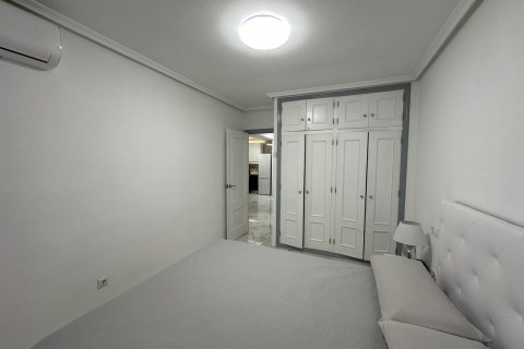 Apartment for sale Torrevieja, Alicante, Spain 2 bedrooms, 82 sq.m. No. 124882 - photo 15