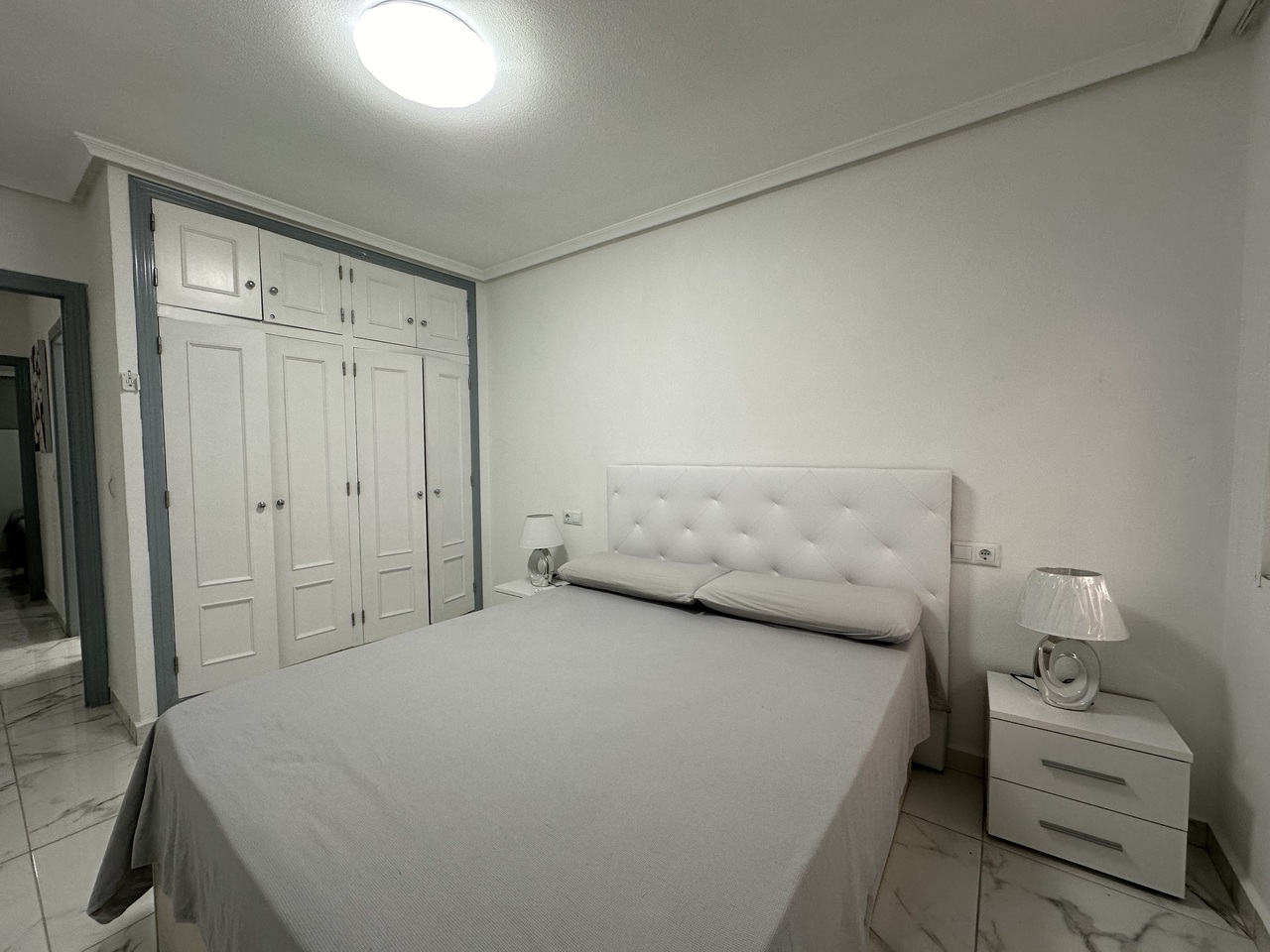 Apartamento en Torrevieja, Alicante, España 2 dormitorios, 82 m2 No. 124882