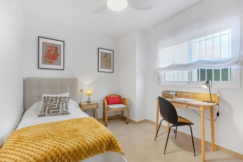 Huoneisto myytävänä Cabo Roig, Alicante, Espanja, 2 makuuhuonetta, 69 m2 No. 124879 - kuva 26