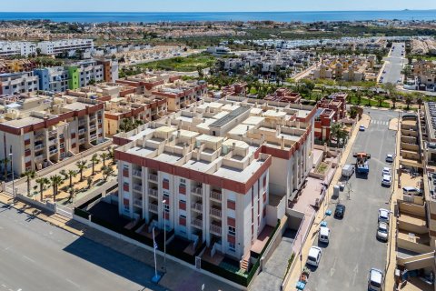 Huoneisto myytävänä Cabo Roig, Alicante, Espanja, 2 makuuhuonetta, 69 m2 No. 124879 - kuva 4