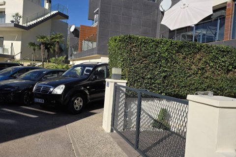 Villa for sale in Villamartin, Alicante, Spain 3 bedrooms, 180 sq.m. No. 129644 - photo 11