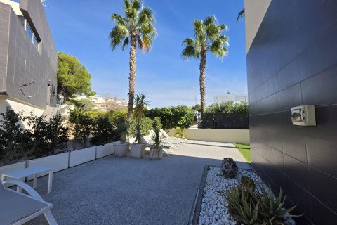 Villa for sale in Villamartin, Alicante, Spain 3 bedrooms, 180 sq.m. No. 129644 - photo 6