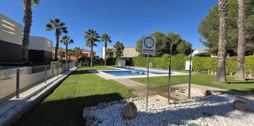 Villa in Villamartin, Alicante, Spain 3 bedrooms, 180 sq.m. No. 129644