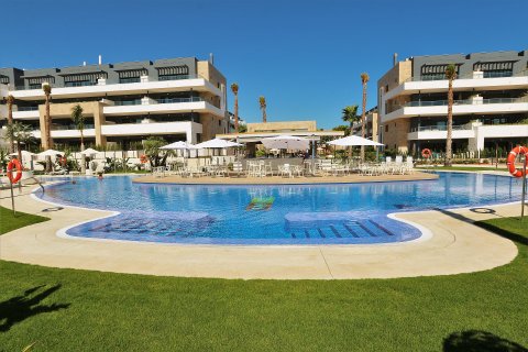 Продажа квартиры Аликанте, Испания 2 спальни, 74м2 №129642 - фото 2