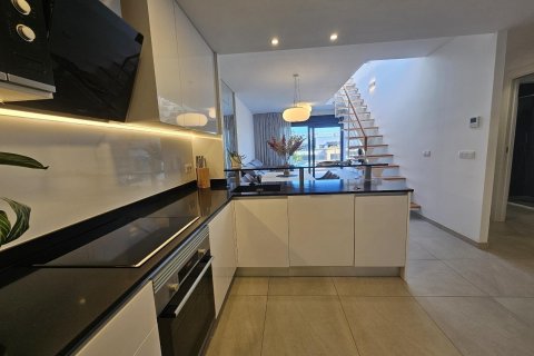 Huoneisto myytävänä Playa Flamenca II, Alicante, Espanja, 2 makuuhuonetta, 80 m2 No. 129645 - kuva 4