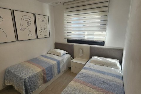Huoneisto myytävänä Playa Flamenca II, Alicante, Espanja, 2 makuuhuonetta, 80 m2 No. 129645 - kuva 11