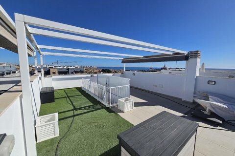 Huoneisto myytävänä Playa Flamenca II, Alicante, Espanja, 2 makuuhuonetta, 80 m2 No. 129645 - kuva 24
