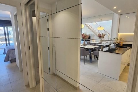 Huoneisto myytävänä Playa Flamenca II, Alicante, Espanja, 2 makuuhuonetta, 80 m2 No. 129645 - kuva 23