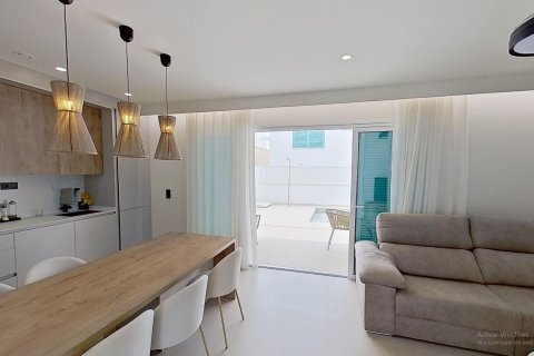 Bungalow for sale Pilar de la Horadada, Alicante, Spain 3 bedrooms, 90 sq.m. No. 125285 - photo 9