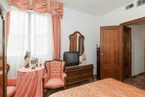Продажа квартиры в Севилья, Испания 4 спальни, 149м2 №122052 - фото 8