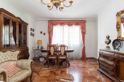 Продажа квартиры в Севилья, Испания 4 спальни, 149м2 №122052 - фото 5