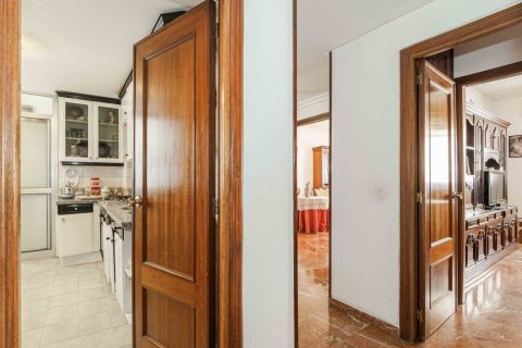 Продажа квартиры в Севилья, Испания 4 спальни, 149м2 №122052 - фото 15