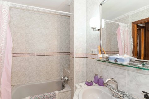 Продажа квартиры в Севилья, Испания 4 спальни, 149м2 №122052 - фото 18