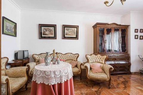 Продажа квартиры в Севилья, Испания 4 спальни, 149м2 №122052 - фото 4