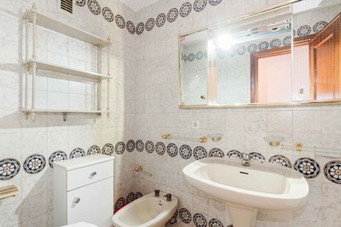 Продажа квартиры в Севилья, Испания 4 спальни, 149м2 №122052 - фото 13