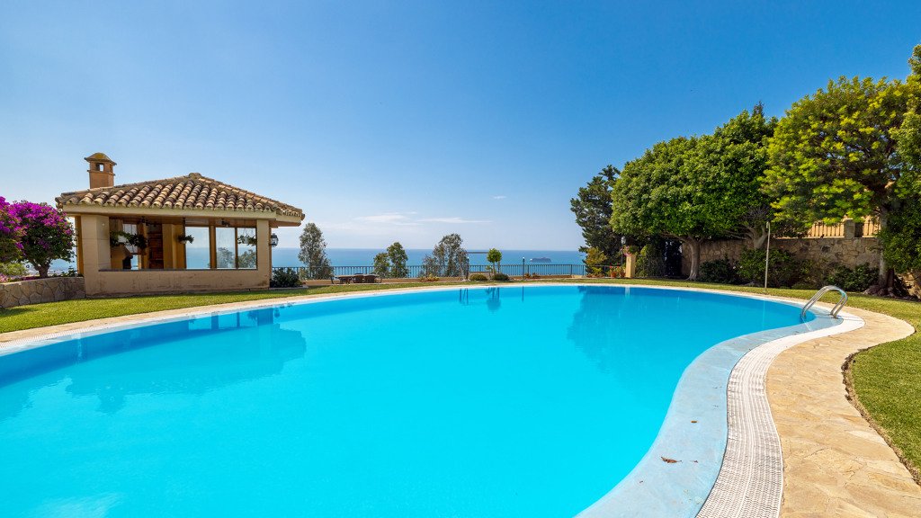 Villa en Málaga, España 7 dormitorios, 2068 m2 No. 122045