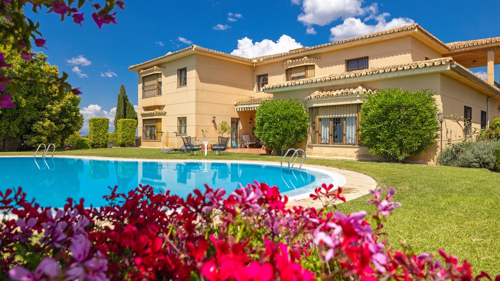Villa en Málaga, España 7 dormitorios, 2068 m2 No. 122045