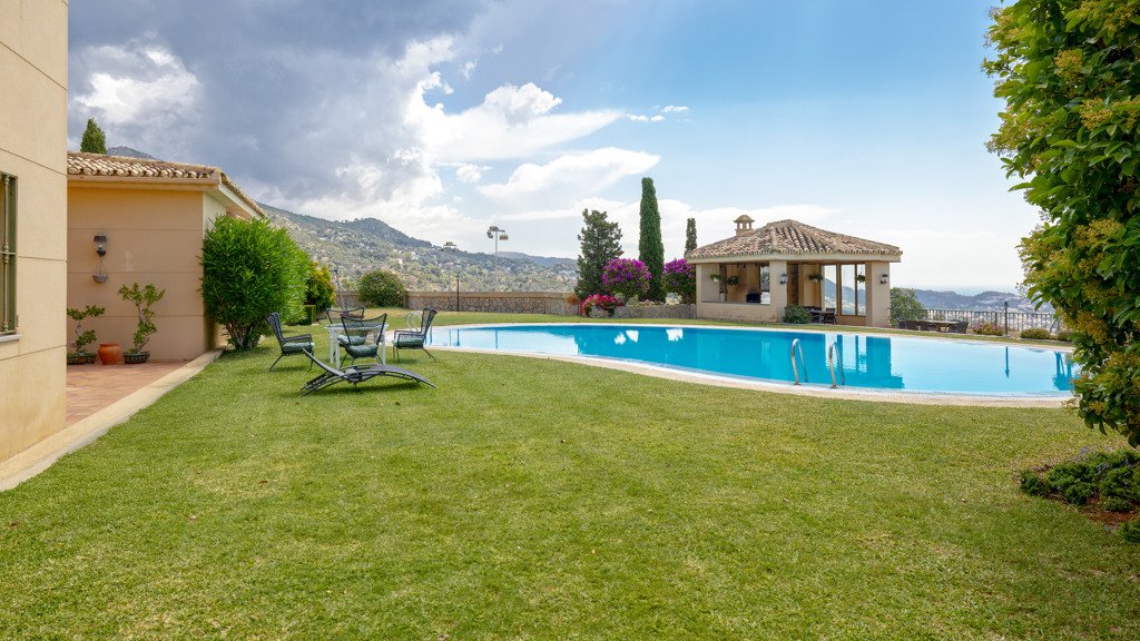Villa en Málaga, España 7 dormitorios, 2068 m2 No. 122045