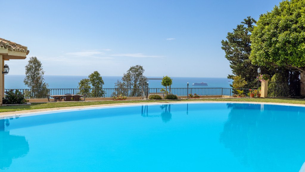 Villa en Málaga, España 7 dormitorios, 2068 m2 No. 122045