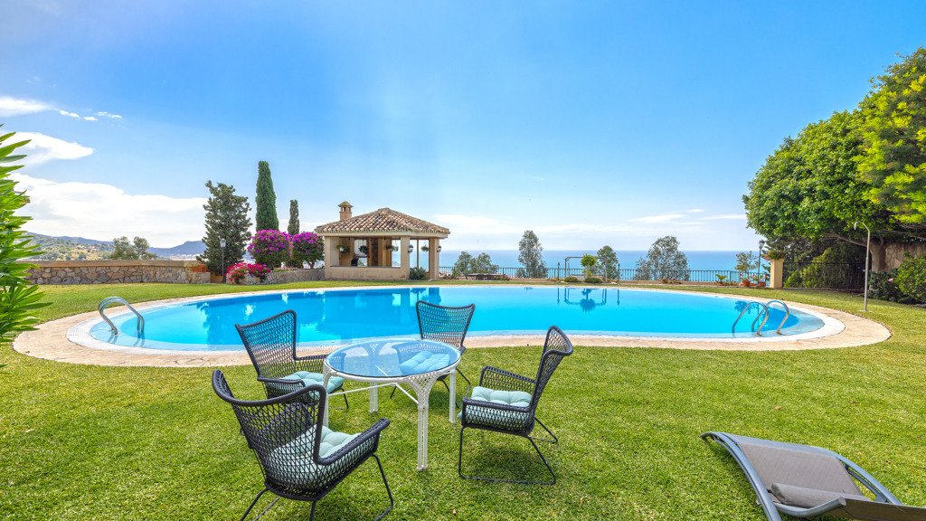 Villa en Málaga, España 7 dormitorios, 2068 m2 No. 122045