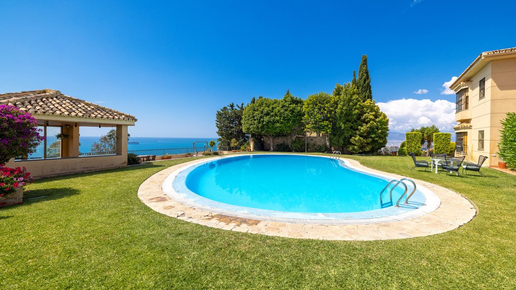 Villa en Málaga, España 7 dormitorios, 2068 m2 No. 122045