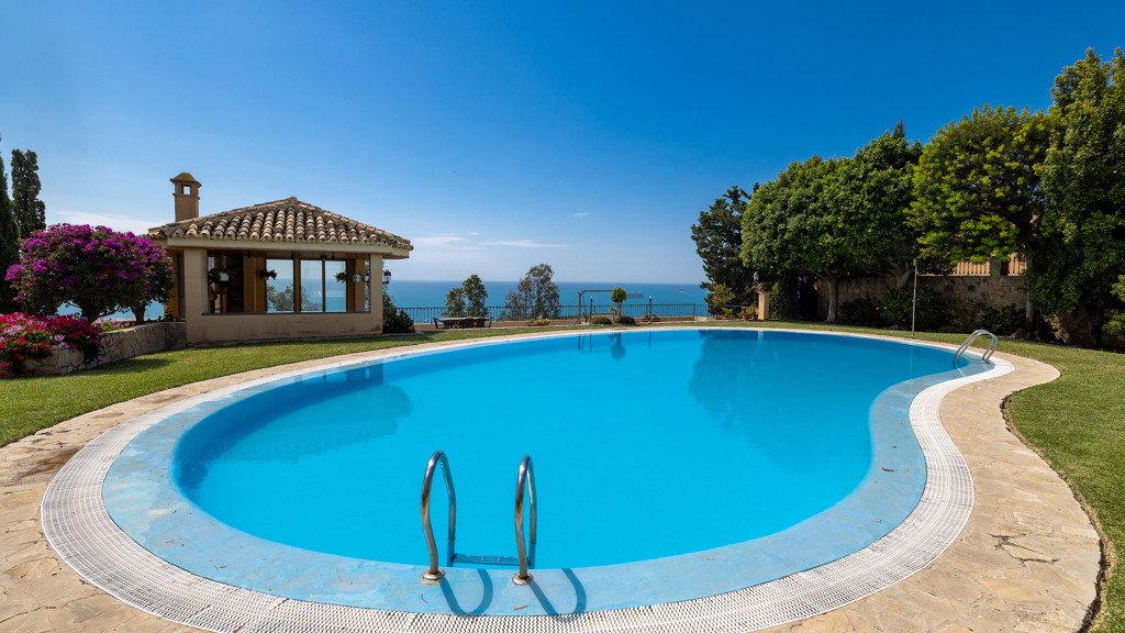 Villa en Málaga, España 7 dormitorios, 2068 m2 No. 122045