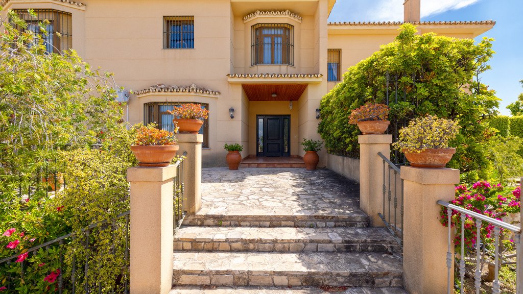 Villa en Málaga, España 7 dormitorios, 2068 m2 No. 122045