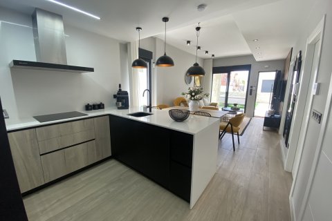 Bungalow zum Verkauf Torrevieja, Alicante, Spanien 3 Schlafzimmer, 100 m2 Nr. 131843 - Foto 18