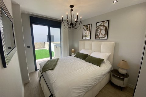Bungalow zum Verkauf Torrevieja, Alicante, Spanien 3 Schlafzimmer, 100 m2 Nr. 131843 - Foto 19