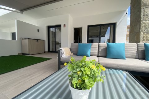 Bungalow zum Verkauf Torrevieja, Alicante, Spanien 3 Schlafzimmer, 100 m2 Nr. 131843 - Foto 3