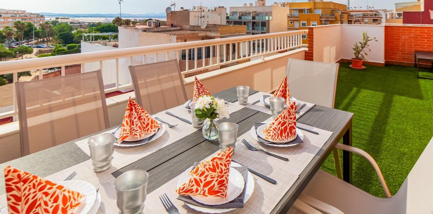 Apartment Torrevieja, Alicante, Spain 3 bedrooms, 87 sq.m. No. 131803