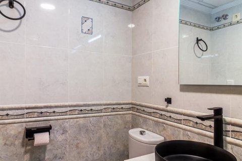 Apartment for sale Torrevieja, Alicante, Spain 3 bedrooms, 87 sq.m. No. 131803 - photo 17
