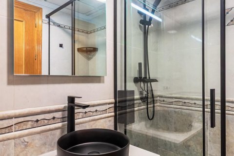 Apartment for sale Torrevieja, Alicante, Spain 3 bedrooms, 87 sq.m. No. 131803 - photo 16