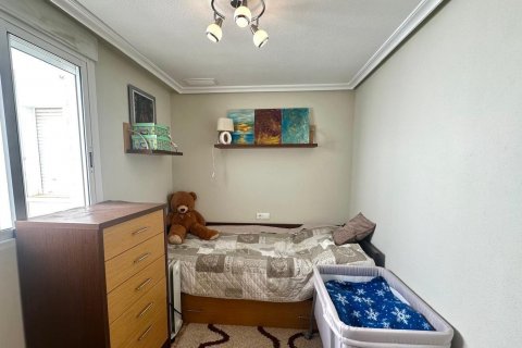 Kattohuoneisto myytävänä Torrevieja, Alicante, Espanja, 2 makuuhuonetta, 78 m2 No. 127381 - kuva 6