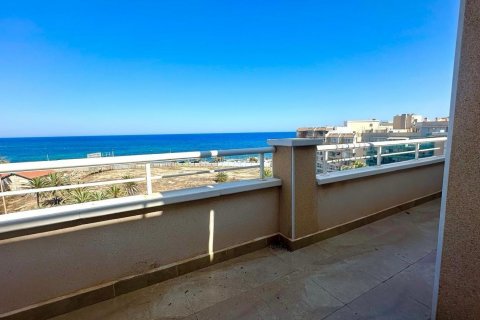 Kattohuoneisto myytävänä Torrevieja, Alicante, Espanja, 2 makuuhuonetta, 78 m2 No. 127381 - kuva 2