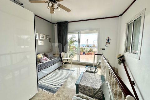 Duplex for sale Los Cristianos, Tenerife, Spain 3 bedrooms, 120 sq.m. No. 127607 - photo 15