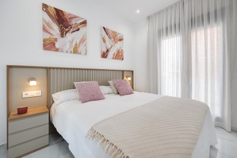 Villa for sale Torrevieja, Alicante, Spain 3 bedrooms, 105 sq.m. No. 129374 - photo 17