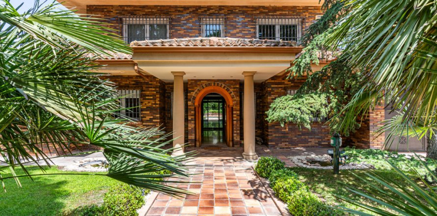 Villa Villaviciosa de Odon, Madrid, Espagne 5 chambres, 464 m2 No. 124502